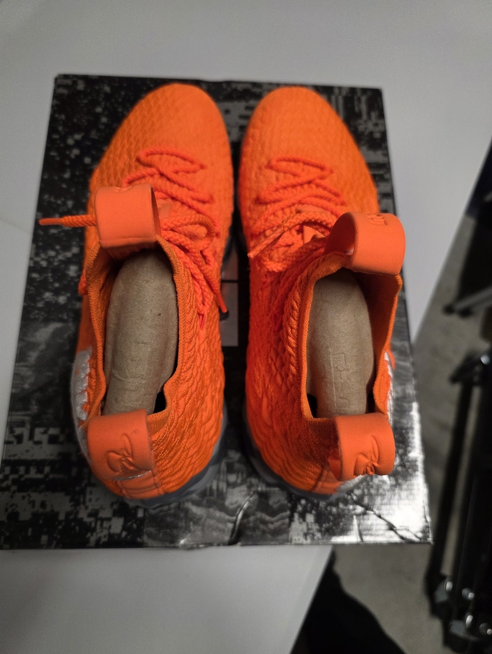 NIKE LEBRON 15 'ORANGE BOX' SZ 11.5 - Picture 5 of 7
